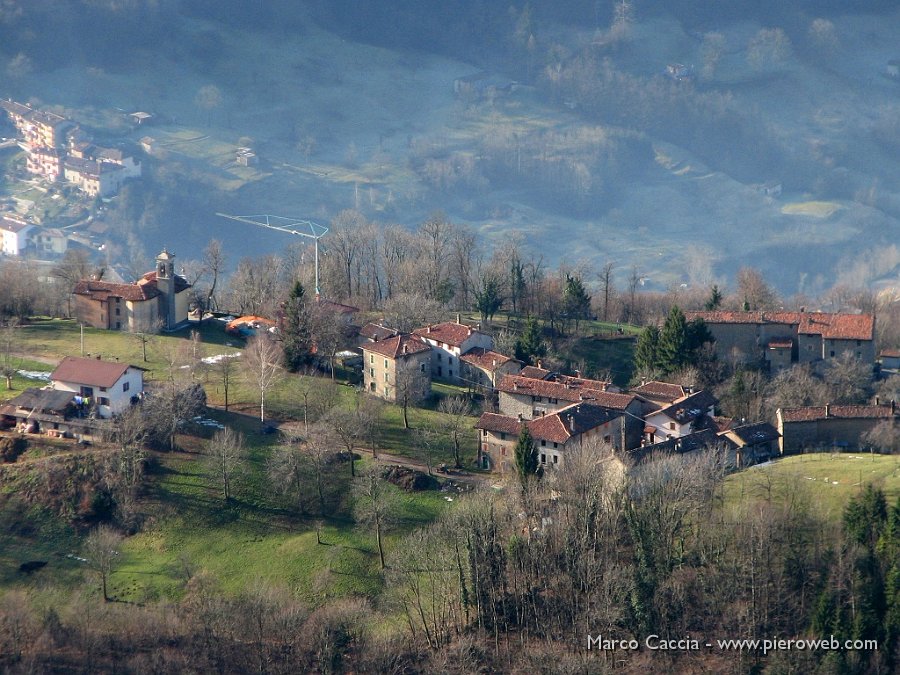 11_Il borgo di Cavaglia.jpg